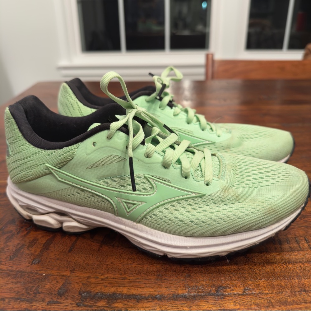 Women’s Mizuno Wave Rider 23